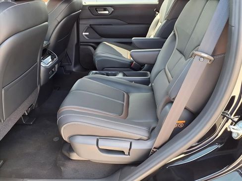 New 2025 Nissan Armada SL w/ Captain's Chari Seat Package image 10