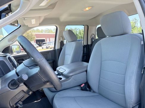 Used 2017 RAM 1500 Express RWD image 8