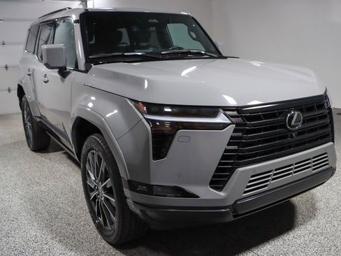 Used 2026 Lexus GX 550 w/ Accessory Package (2T) AWD/4WD image 5