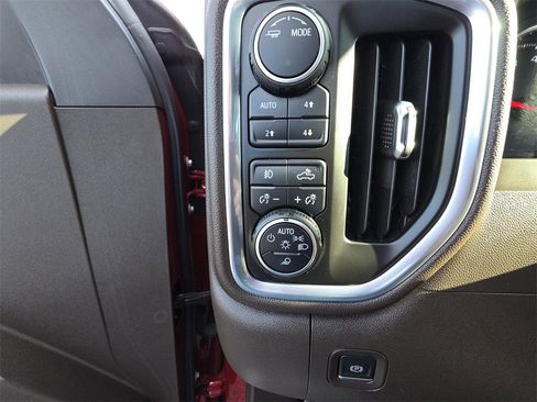 Used 2022 Chevrolet Silverado 1500 LTZ image 21