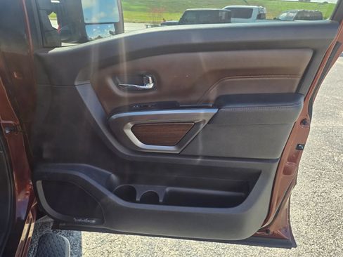 Used 2017 Nissan Titan Platinum Reserve AWD/4WD image 16