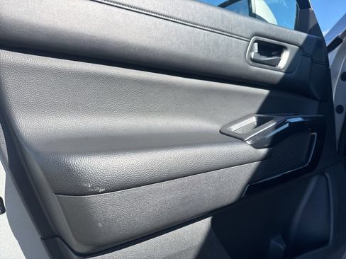 Certified 2024 Nissan Pathfinder SV image 29