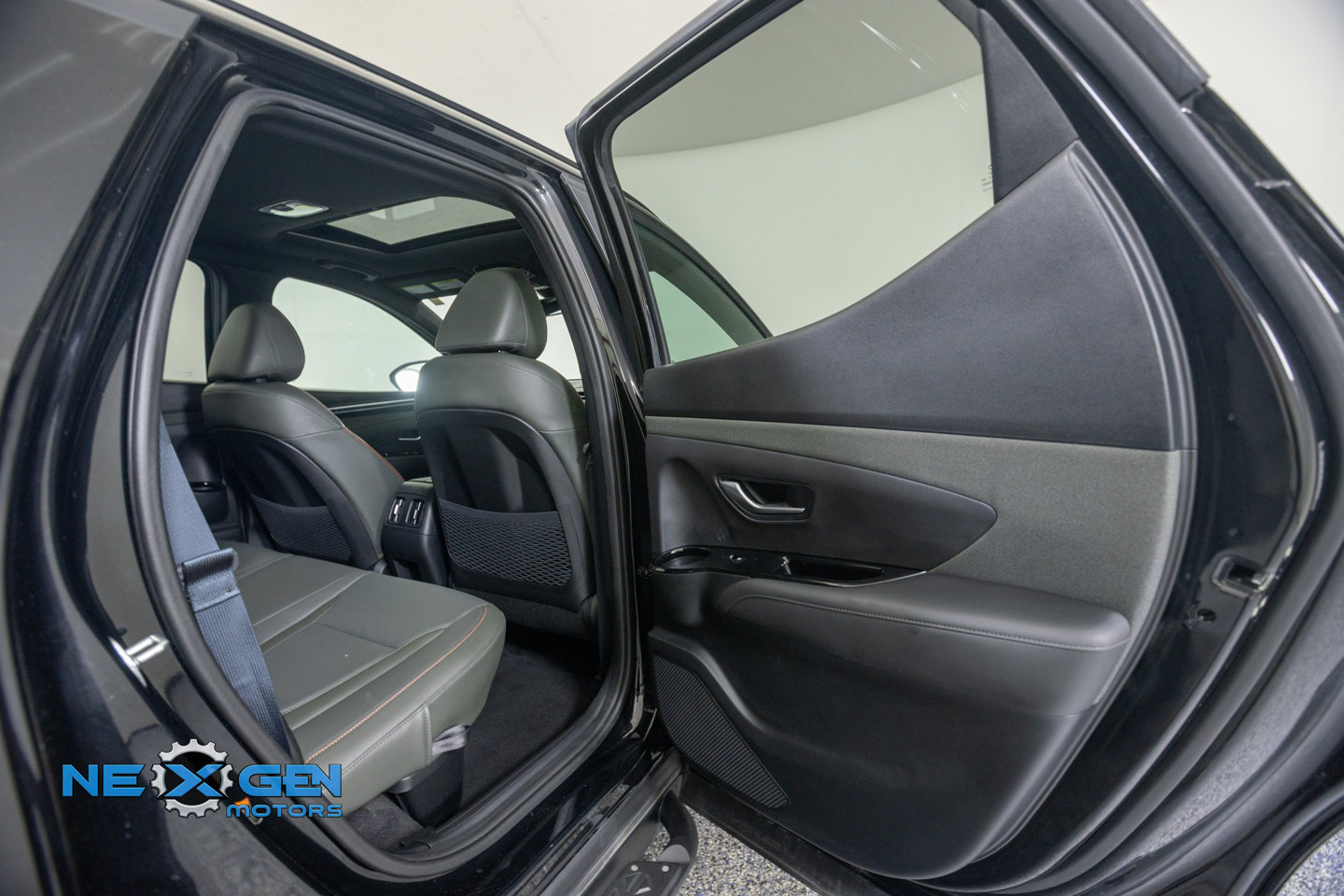 Used 2023 Hyundai Santa Cruz Limited AWD/4WD image 34