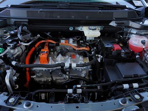 New 2025 Chevrolet Equinox EV LT image 28