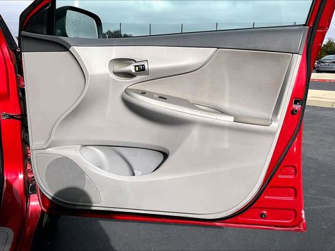 Used 2010 Toyota Corolla image 25