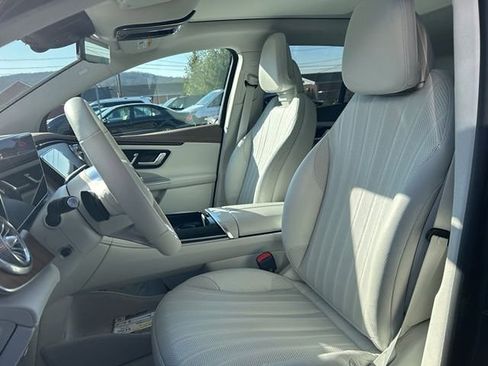 Used 2023 Mercedes-Benz EQE 500 4MATIC SUV image 11