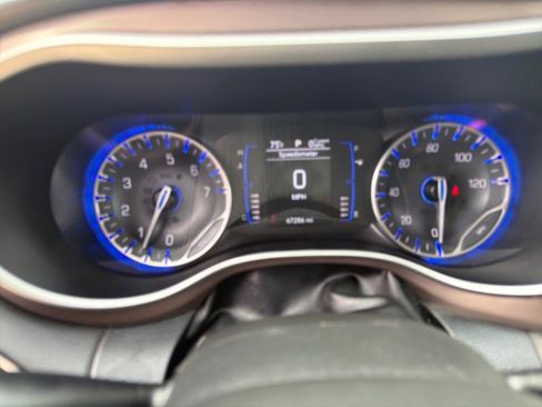 Used 2023 Chrysler Voyager LX image 13