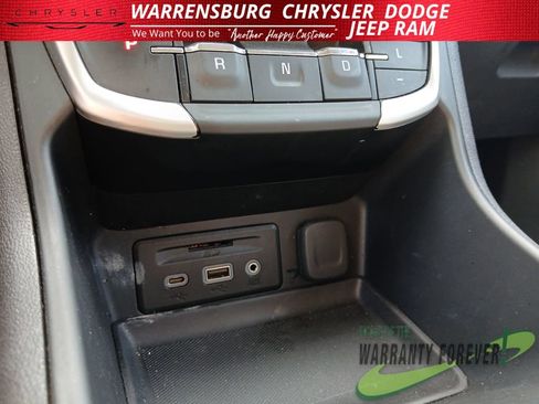 Used 2024 GMC Terrain SLT AWD/4WD image 26