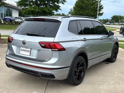 Used 2023 Volkswagen Tiguan SE R-Line FWD image 3