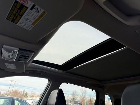 Used 2023 Nissan Rogue SV w/ SV Premium B Package image 19