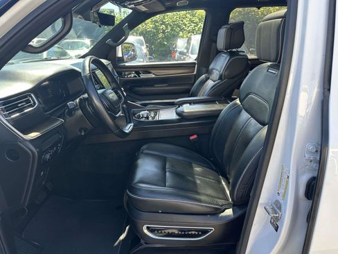 Used 2022 Jeep Grand Wagoneer Series II w/ Premium Group II AWD/4WD image 15