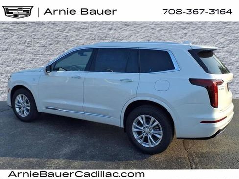 Certified 2025 Cadillac XT6 Luxury image 8