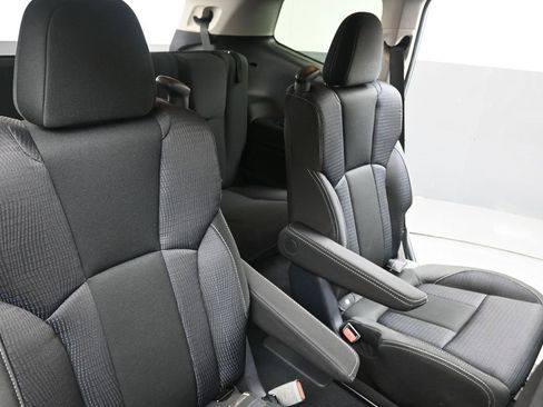 Certified 2024 Subaru Ascent Premium w/ Convenience Package image 16