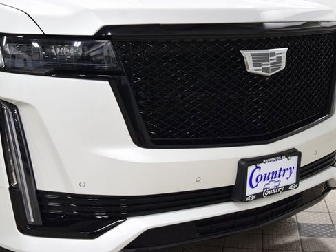 Used 2023 Cadillac Escalade Sport Platinum w/ LPO, ONYX Package image 13