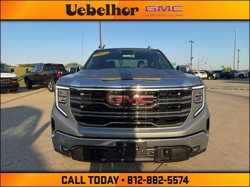Used 2025 GMC Sierra 1500 SLT image 11