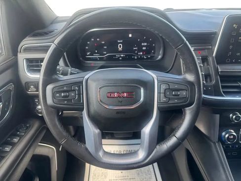 Used 2023 GMC Yukon XL SLT AWD/4WD image 25