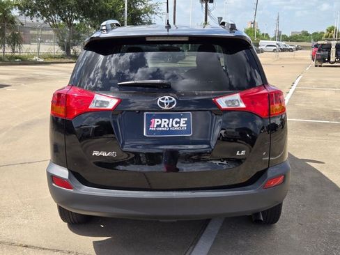 Used 2014 Toyota RAV4 LE FWD image 6