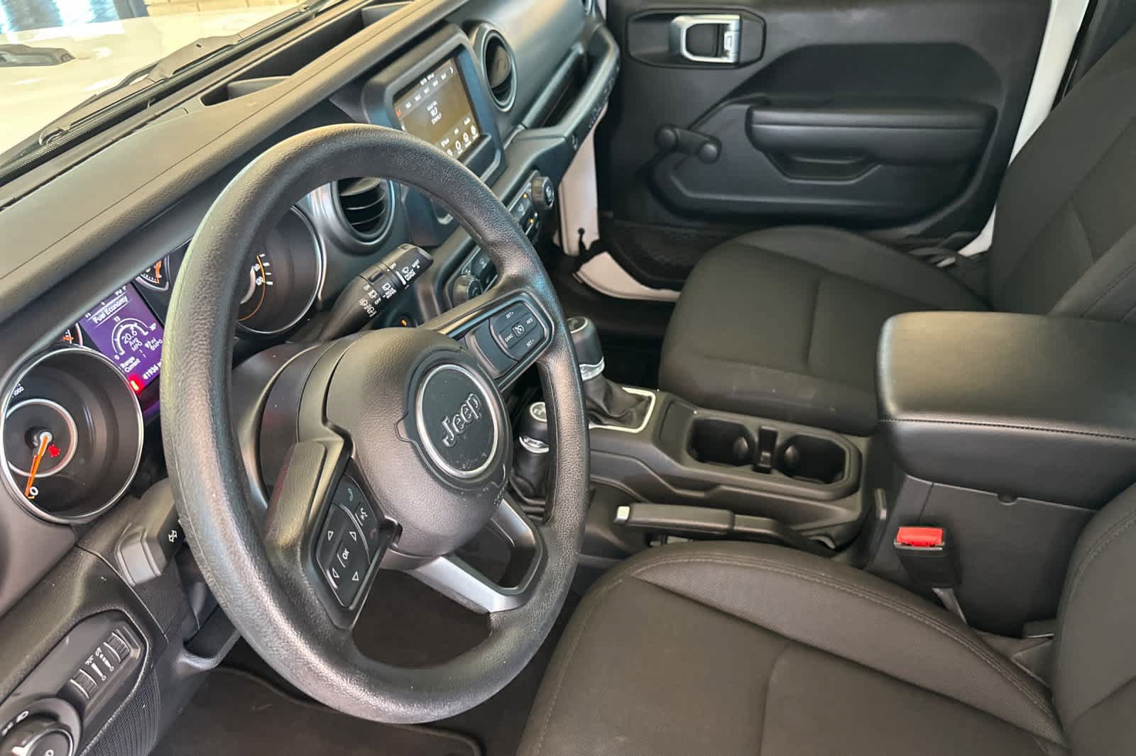 Used 2022 Jeep Wrangler Sport AWD/4WD image 9