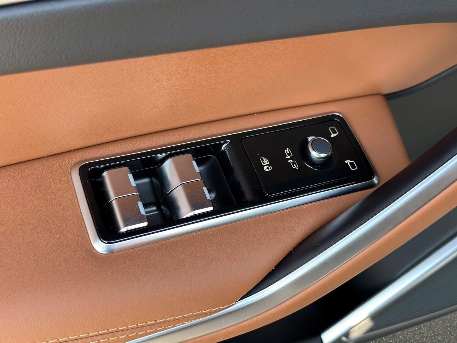 New 2026 Jaguar F-PACE R-Dynamic S AWD/4WD image 13