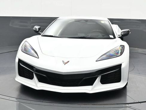 Used 2025 Chevrolet Corvette E-Ray AWD/4WD image 9