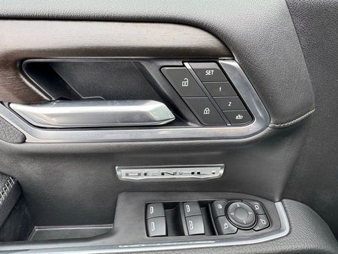 Used 2025 GMC Sierra 1500 Denali w/ Denali Reserve Package image 15