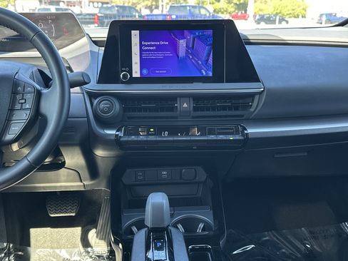 Certified 2024 Toyota Prius LE image 29