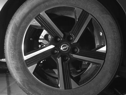 Used 2025 Nissan Sentra SV image 15