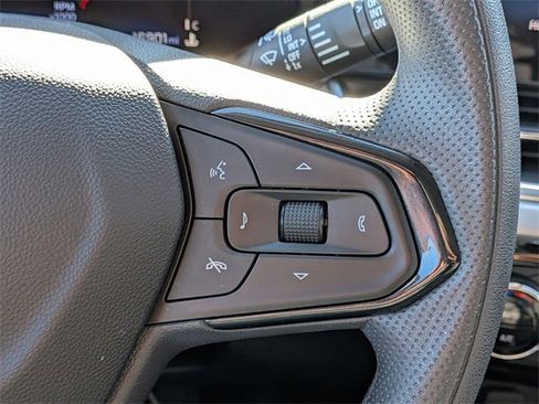 Used 2025 Chevrolet Trax LT image 20