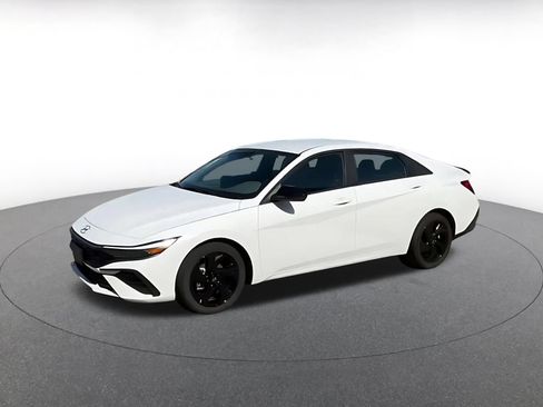 Used 2026 Hyundai Elantra Sport FWD image 8
