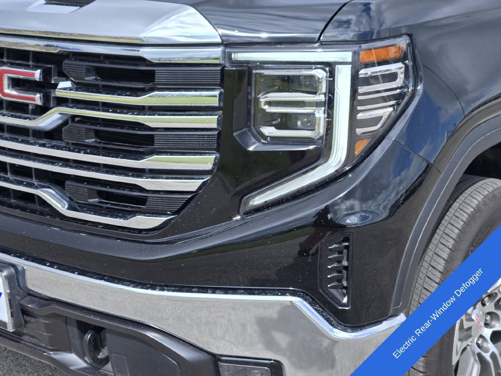 Used 2026 GMC Sierra 1500 SLT AWD/4WD image 11