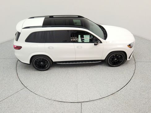 New 2026 Mercedes-Benz GLS 580 4MATIC image 13