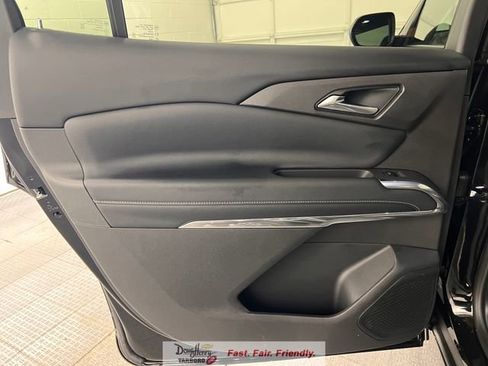 New 2026 Chevrolet Traverse LT w/ Sun and Wheel Package FWD image 32