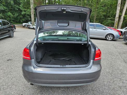 Used 2013 Volkswagen Passat S image 29