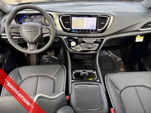 New 2026 Chrysler Pacifica Limited w/ Uconnect Theater Family Group image 2