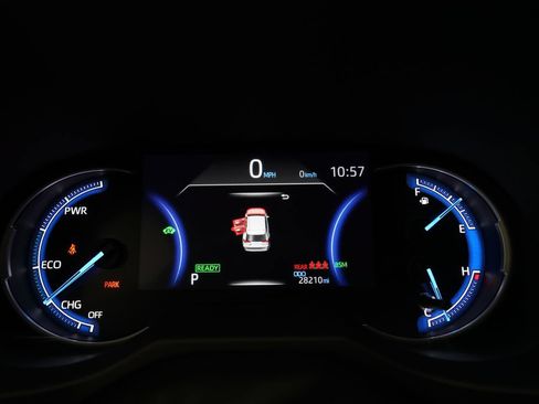 Used 2025 Toyota RAV4 SE AWD/4WD image 2