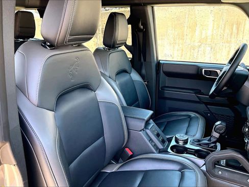 Used 2025 Ford Bronco Outer Banks w/ Sasquatch Package image 9