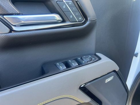 Used 2023 Chevrolet Silverado 1500 ZR2 w/ Technology Package image 9