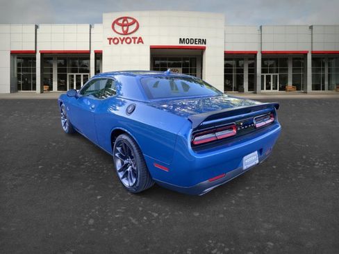 Used 2022 Dodge Challenger R/T Scat Pack RWD image 9
