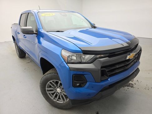 Used 2023 Chevrolet Colorado LT w/ LT Convenience Package II AWD/4WD image 4