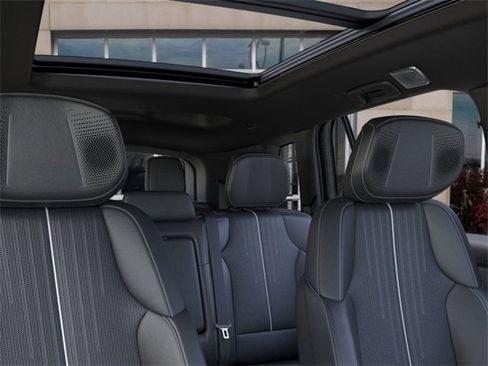 New 2026 Cadillac Vistiq Luxury image 24