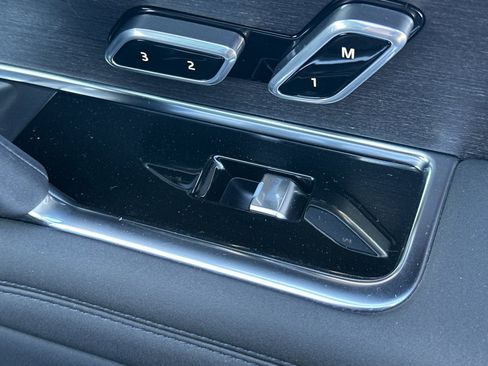 Used 2023 Land Rover Range Rover First Edition image 18