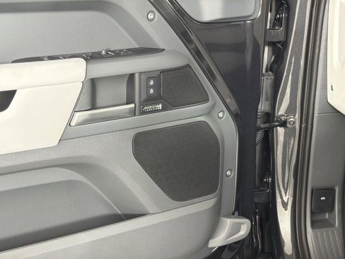 New 2026 Land Rover Defender 110 X-Dynamic SE image 21