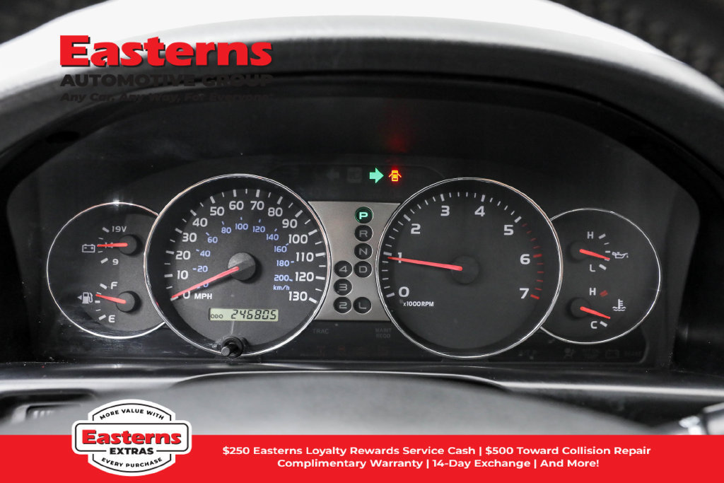 Used 2005 Toyota Land Cruiser w/ Convenience Pkg AWD/4WD image 18