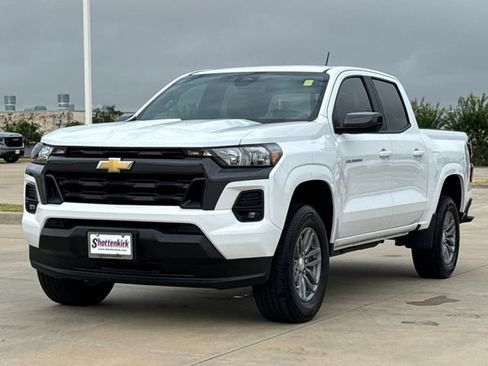 Used 2024 Chevrolet Colorado LT w/ LT Convenience Package II RWD image 3
