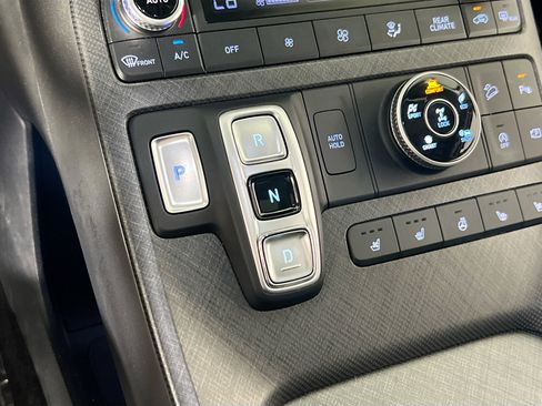 Used 2023 Hyundai Palisade Limited AWD/4WD image 17