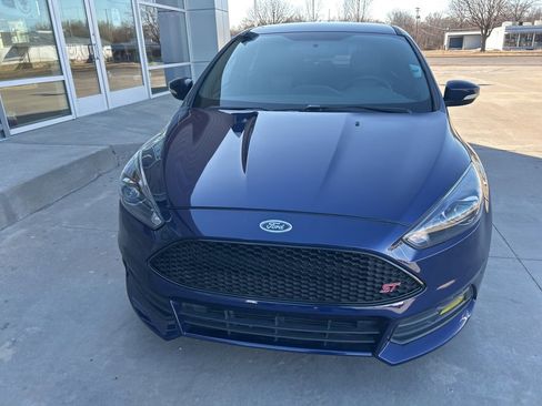 Used 2016 Ford Focus ST w/ Equipment Group 401A image 2