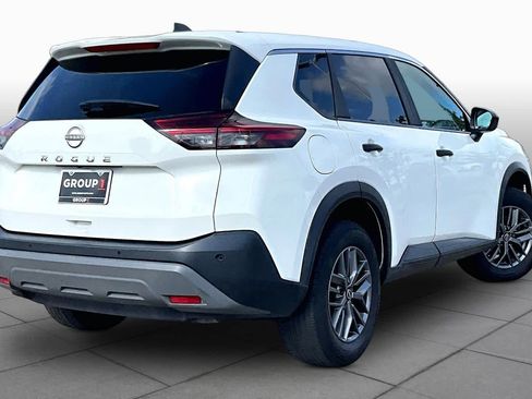 Used 2023 Nissan Rogue S FWD image 11