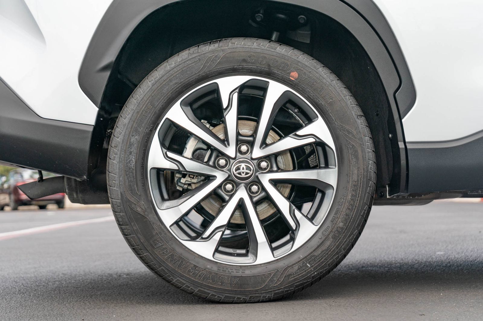 Certified 2025 Toyota Corolla Cross XLE FWD image 11