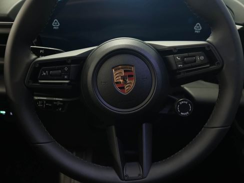 Used 2024 Porsche Macan 4 Electric image 18