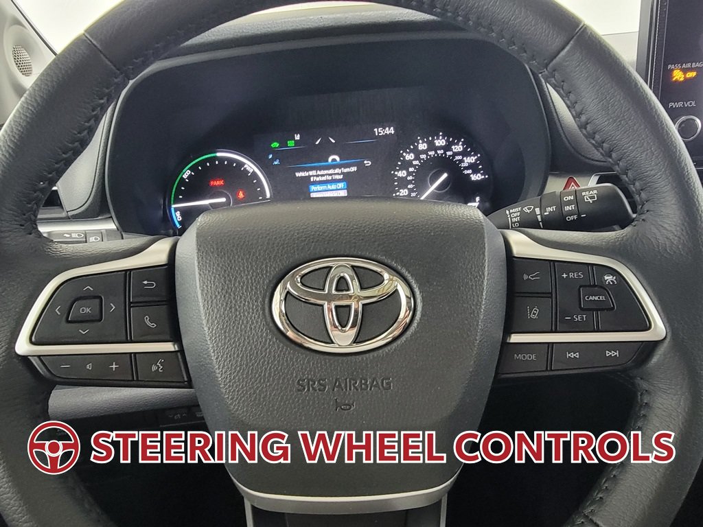 Used 2025 Toyota Sienna XLE w/ XLE Plus Package AWD/4WD image 18